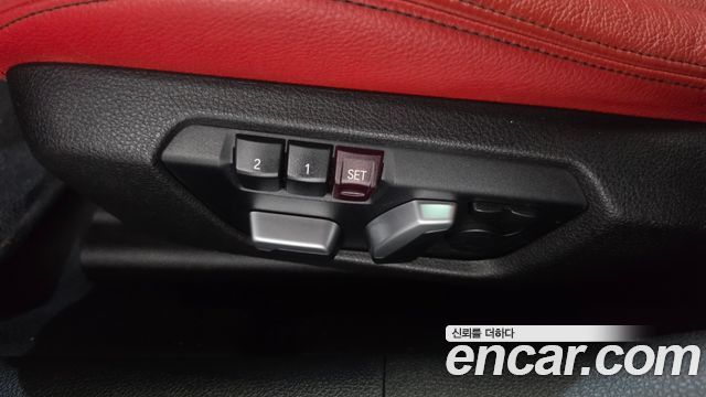 BMW 3-Series 2019 — photo 31