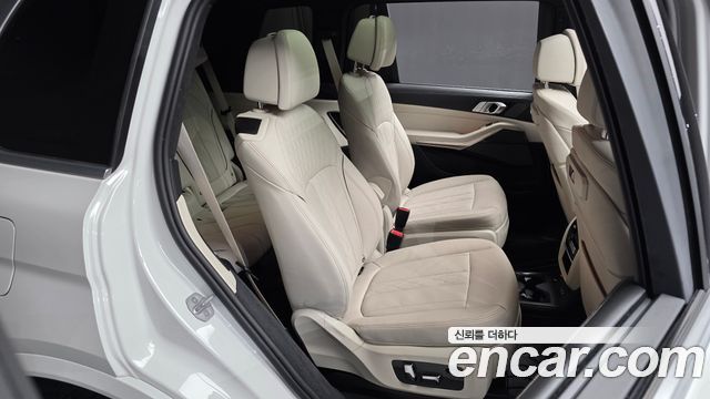 BMW X7 2025 — photo 17