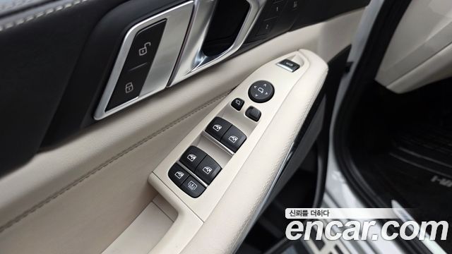 BMW X7 2025 — photo 35