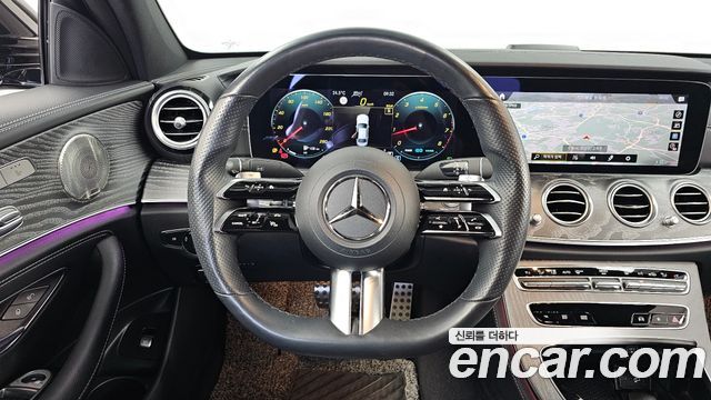 Mercedes-Benz E-Class 2022 — photo 13