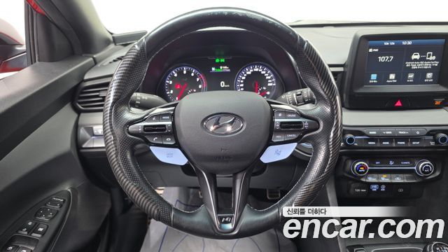 Hyundai Veloster 2019 — photo 18