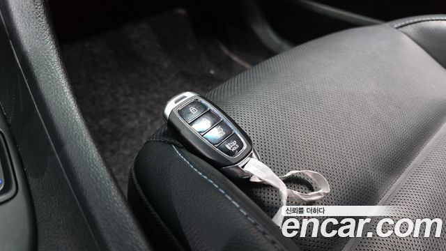 Hyundai Veloster 2019 — photo 20