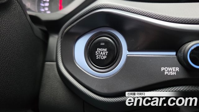 Hyundai Veloster 2019 — photo 24