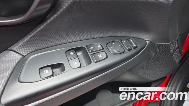 Hyundai Veloster 2019 — photo 25