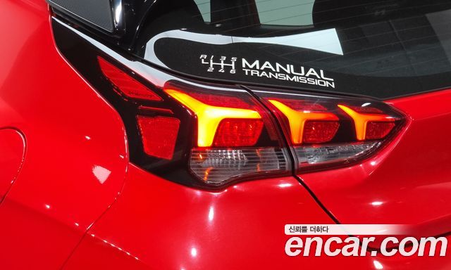 Hyundai Veloster 2019 — photo 9