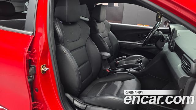 Hyundai Veloster 2019 — photo 16
