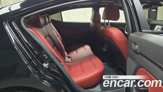 Hyundai AVANTE 2020 — photo 17