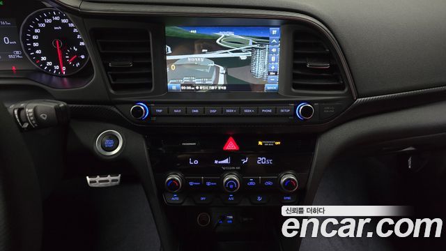 Hyundai AVANTE 2020 — photo 19