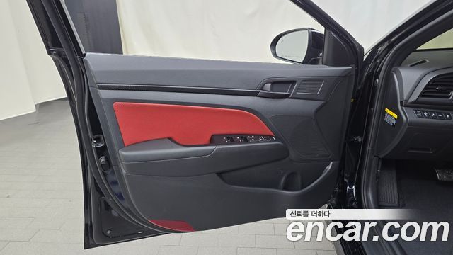 Hyundai AVANTE 2020 — photo 14