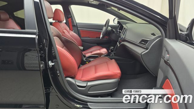 Hyundai AVANTE 2020 — photo 16