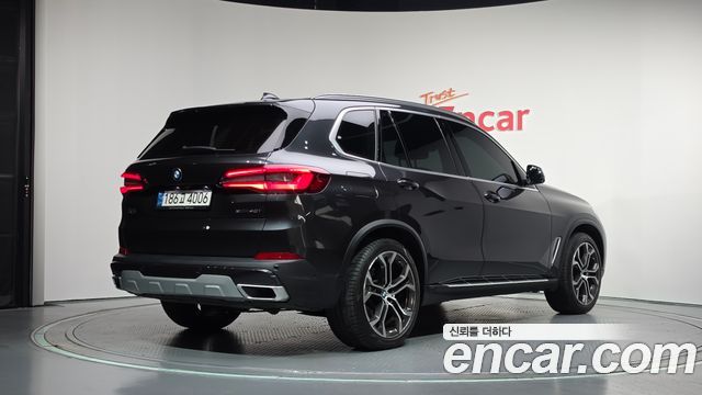 BMW X5 2022 — photo 2