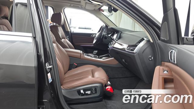 BMW X5 2022 — photo 17