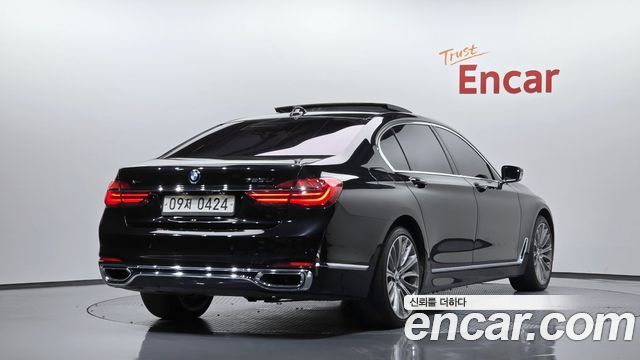 BMW 7-Series 2016 — photo 2