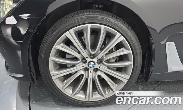BMW 7-Series 2016 — photo 5