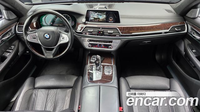 BMW 7-Series 2016 — photo 7