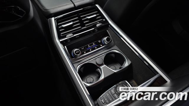 BMW 7-Series 2016 — photo 18
