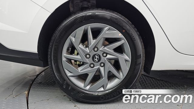 Hyundai AVANTE 2025 — photo 5