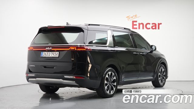 Kia Canival 2023 — photo 2
