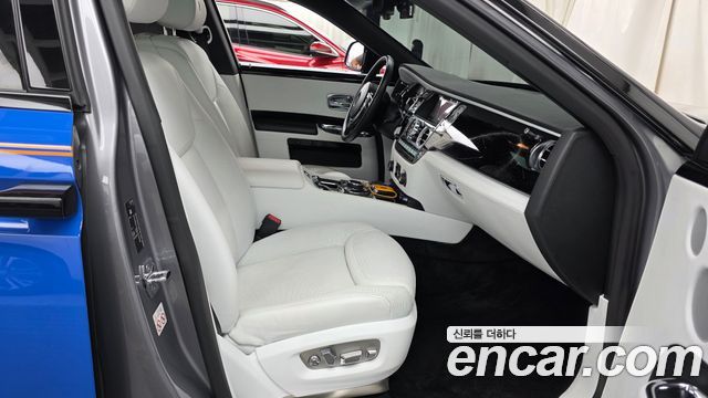 Rolls-Royce Ghost 2019 — photo 11