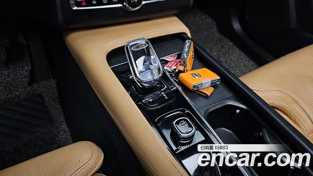 Volvo XC90 2022 — photo 12