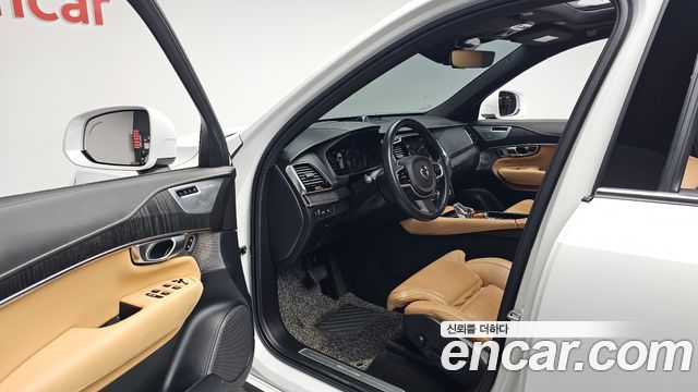 Volvo XC90 2022 — photo 13