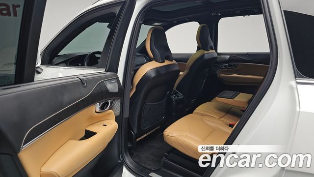 Volvo XC90 2022 — photo 18