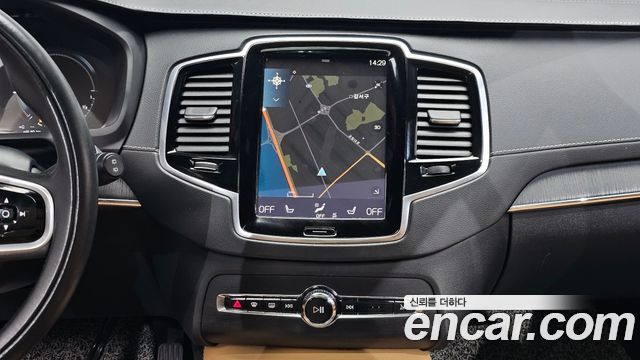 Volvo XC90 2022 — photo 24
