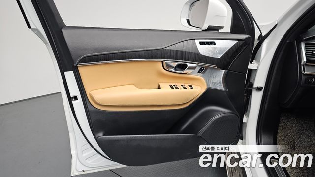 Volvo XC90 2022 — photo 14