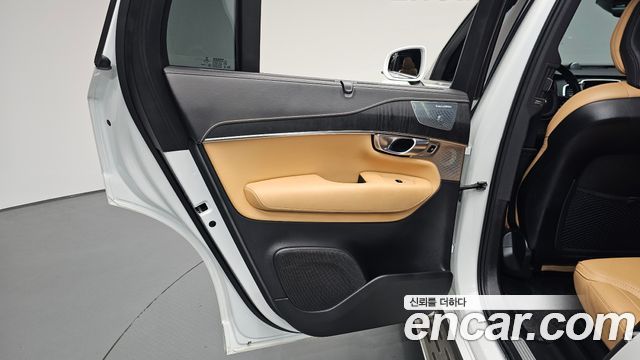 Volvo XC90 2022 — photo 15