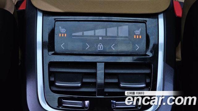 Volvo XC90 2022 — photo 30