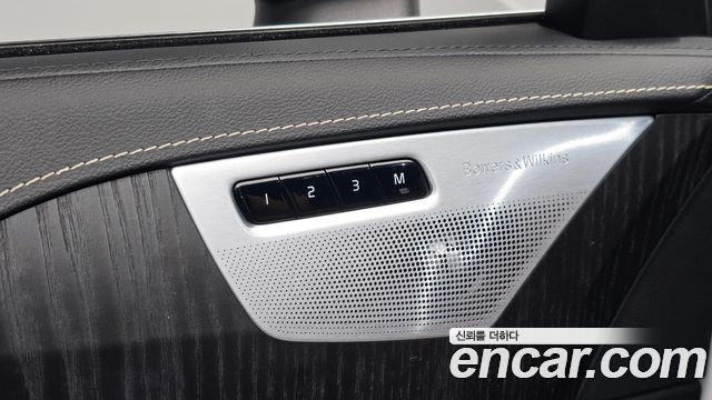 Volvo XC90 2022 — photo 31