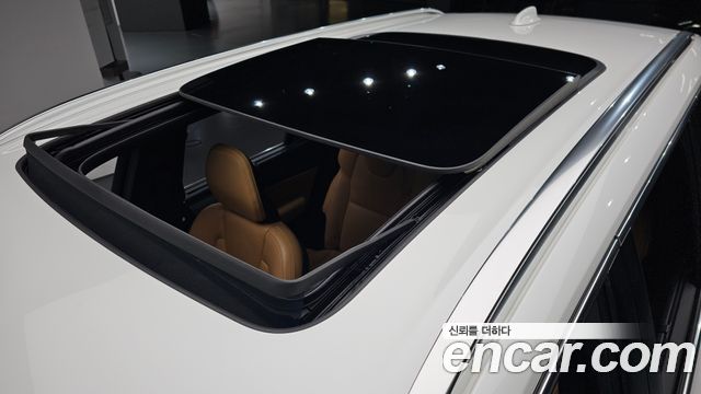 Volvo XC90 2022 — photo 35