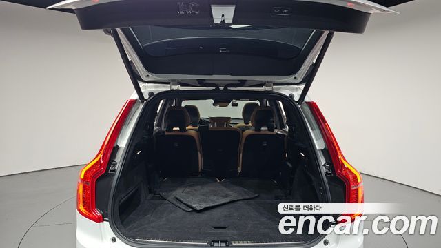 Volvo XC90 2022 — photo 36