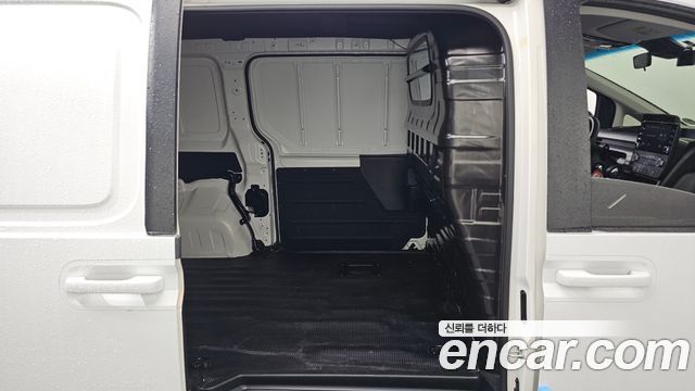 Hyundai Staria 2022 — photo 17