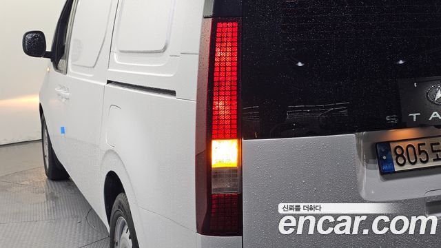 Hyundai Staria 2022 — photo 9
