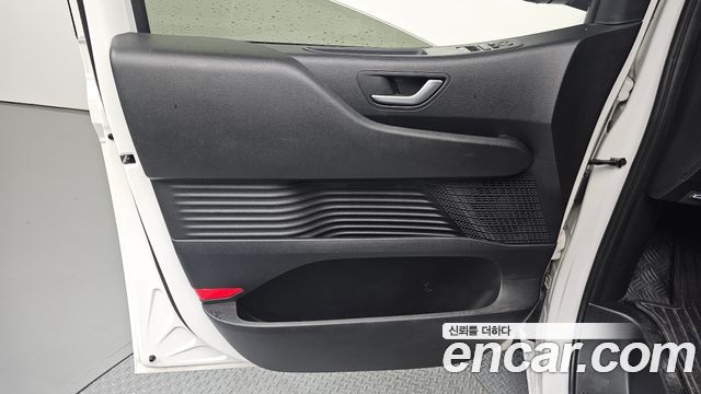 Hyundai Staria 2022 — photo 14