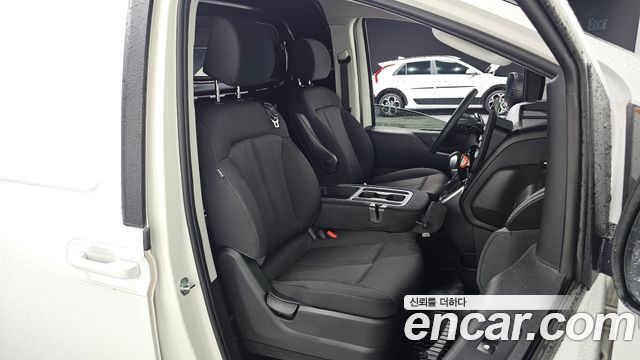 Hyundai Staria 2022 — photo 16