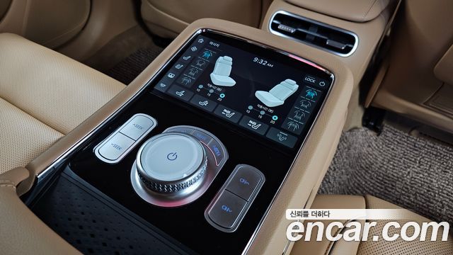 Genesis G90 2023 — photo 18
