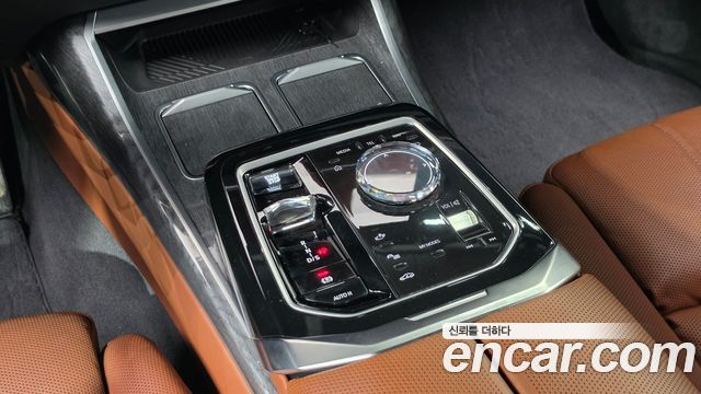 BMW 7-Series 2024 — photo 9