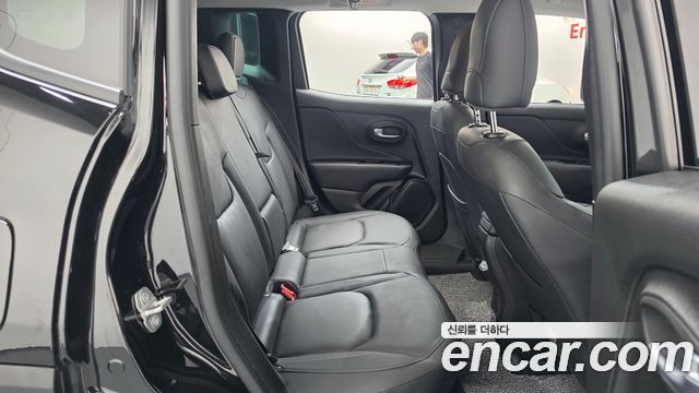 Jeep Renegade 2022 — photo 17