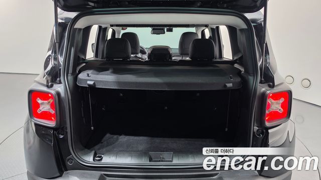 Jeep Renegade 2022 — photo 24