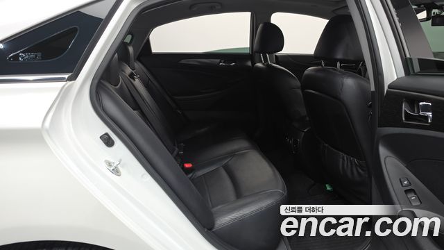 Hyundai Sonata 2014 — photo 17