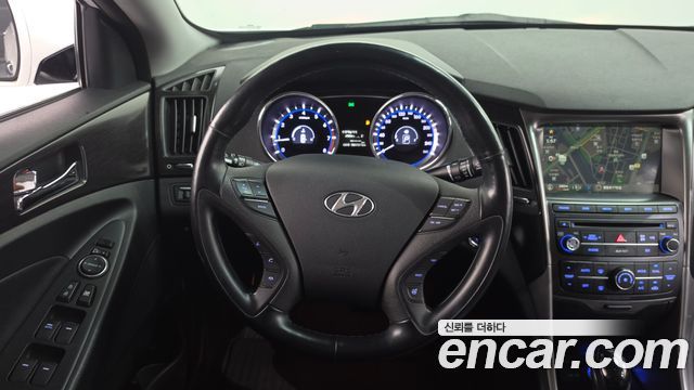 Hyundai Sonata 2014 — photo 18