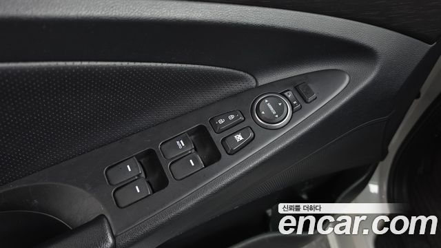 Hyundai Sonata 2014 — photo 27
