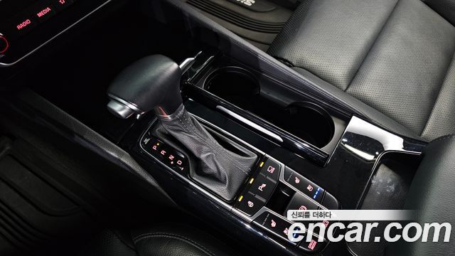 Kia K7 2018 — photo 9