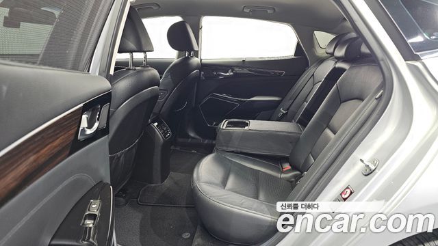 Kia K7 2018 — photo 11