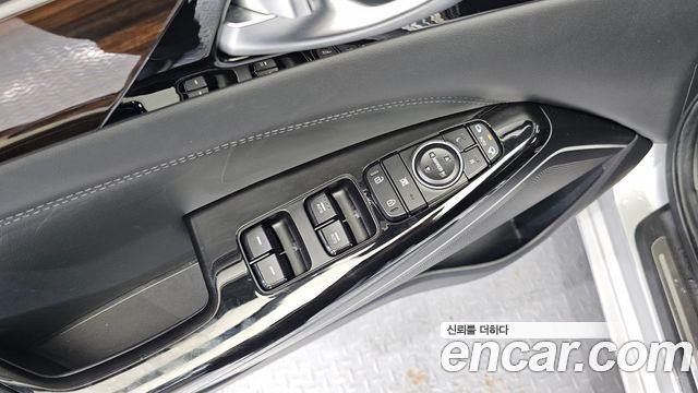 Kia K7 2018 — photo 13
