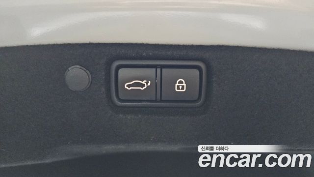 Kia K7 2018 — photo 20