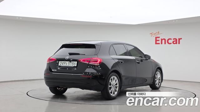 Mercedes-Benz A-Class 2020 — photo 2