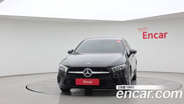 Mercedes-Benz A-Class 2020 — photo 3